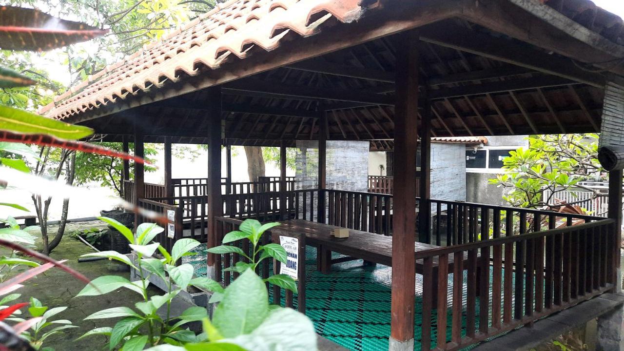 Hotel Aqiilah Syariah Lamongan Extérieur photo