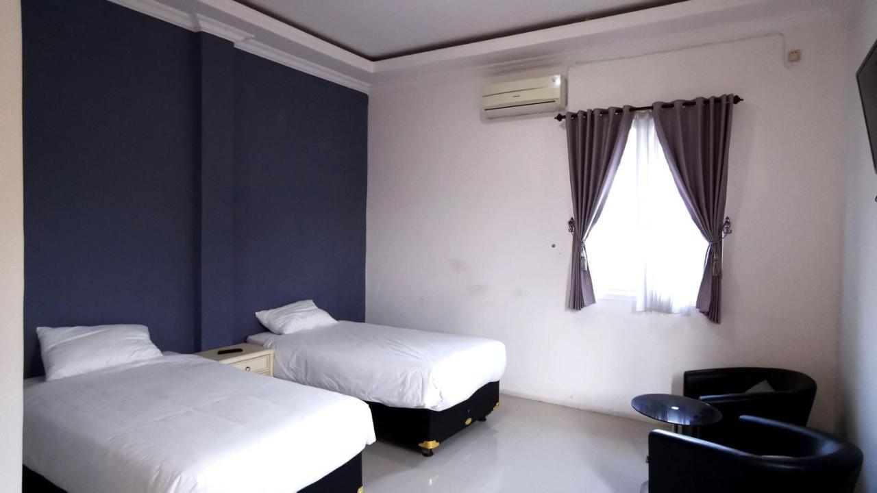 Hotel Aqiilah Syariah Lamongan Extérieur photo