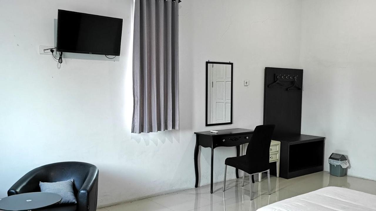 Hotel Aqiilah Syariah Lamongan Extérieur photo